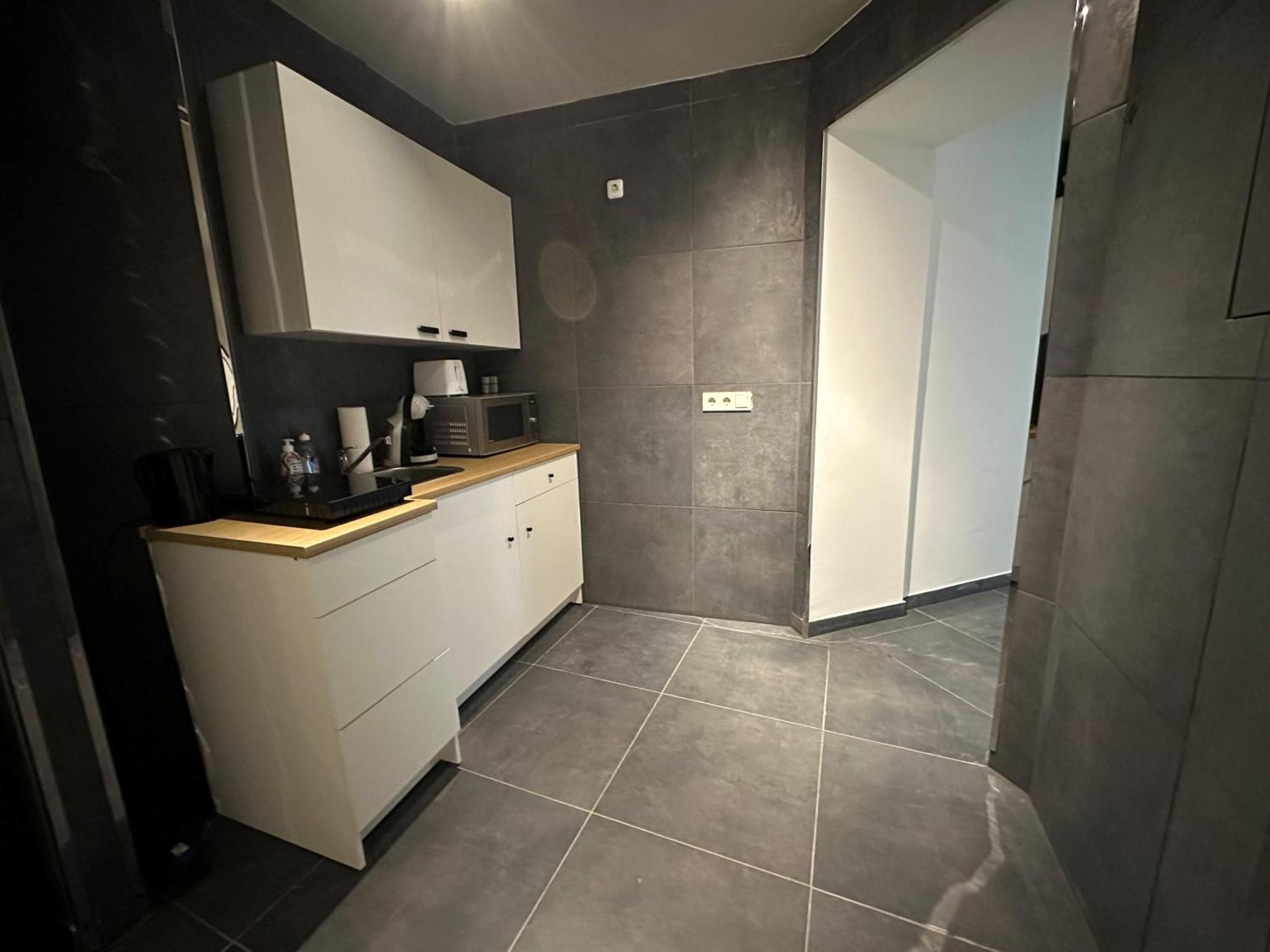 Julius Cesar Apartment